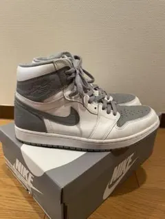 美品　箱付き　NIKE Air Jordan 1 ステルス　グレー　ホワイト