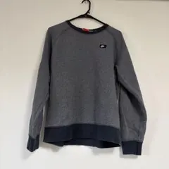 Nike グレー クルーネック トレーナー