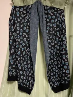 大判ストール　マフラー　リバーシブル　軽くて暖かい　黒＆ブルー系