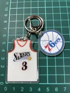 NBA シクサーズ　3番　アイバーソン　ユニフォーム　アクリル　キーホルダー
