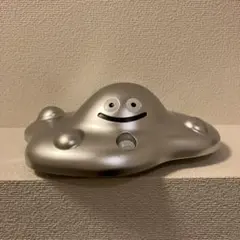 ドラゴンクエスト　センサー付き逃げ出す！　はぐれメタル　フィギュア