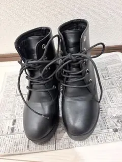 ブラック レースアップブーツ 中ヒール