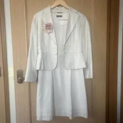 【入学式】アイボリーホワイトジャケットとワンピースセット　9号　コサージュ付き