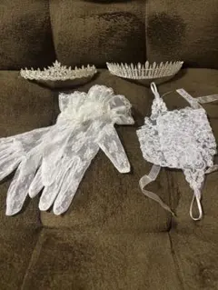 ウェディンググローブとティアラ4点セット