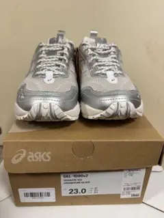 ASICS GEL-1090v2 クリーム/パールシルバー 23.0cm