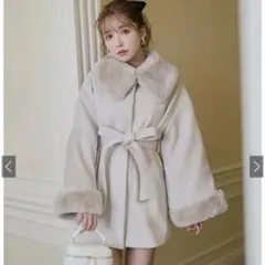 三上悠亜　リボンベルトファーティペット付フレアコート　k9335f GRL