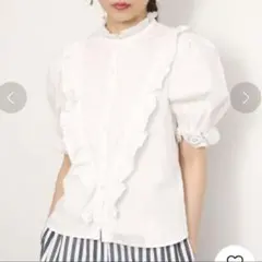 ナイスクラップ　vフリルタックブラウス