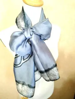 新品未使用　大人気　大判　お買い得　青いシルク風ストール 花柄　バラ　高級感