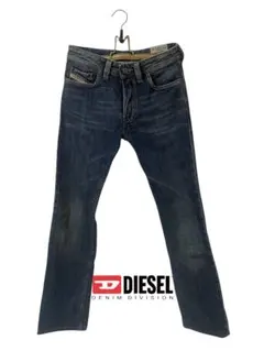 Diesel ダークブルーフレアカットデニム