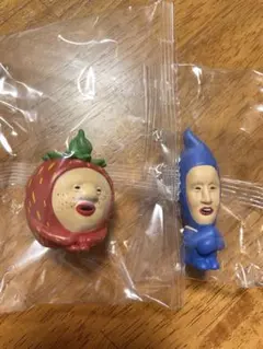 こびとづかん ソフビフィギュア2 イチゴクレナイ　シノビイエコビト　カプセルトイ