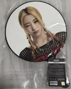 Le Sserafim ルセラフィム HUH YUNJIN うちわ ユンジン