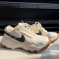 ナイキウィメンズスニーカー　NIKE TC7900 中古のサムネイル