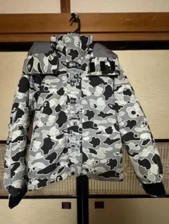 APE スター迷彩 スノボダウンジャケット ※難有ジャンク品※のサムネイル