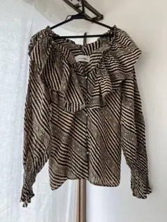 Sara Mallika フリル付き長袖シャツのサムネイル