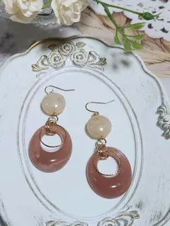 Item thumbnail for item 7d274448-da3d-443c-b0a6-584328f57e1e