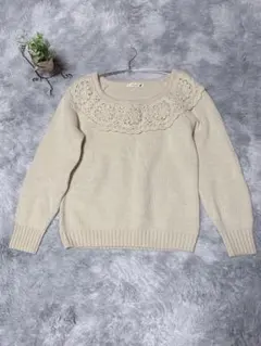 アースミュージック＆エコロジー お花レース 襟付きニット ベージュ F 春ニット