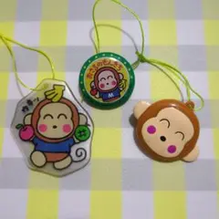 公*o様 おさるのもんきち　ビニールキーホルダー、マグネット、缶バッジ 3セット