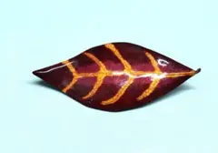 ブローチ　七宝焼　used　中古　新品ではありません　葉っぱ　※曲がりあり