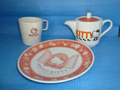 bレア品未使用品★2008年ハローキティ　ティーポットとお皿とマグカップのセット