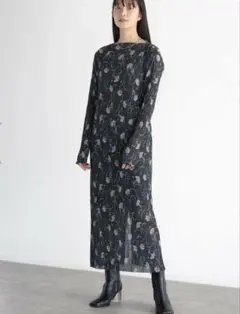 花柄長袖ロングワンピース　新品　RADIATE