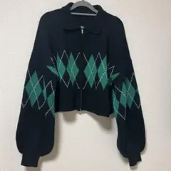 黒と緑のダイヤモンド柄ニットセーター