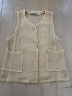 エンポリオ　アルマーニ　EMPORIO ARMANI 白　ベスト　レディース