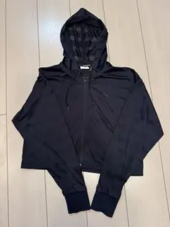 PUMA フード付き クロップドパーカー Sサイズ ブラック