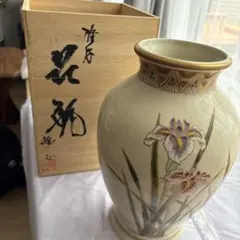 薩摩焼 十五代沈壽官作(ちんじゅかん)白薩摩九寸花瓶 本金秋草 - メルカリ