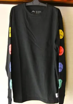 ブラック長袖Tシャツ カラフルロゴ