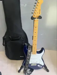 Fender ストラトキャスター 青 ギターケース付き ワーミーバー付属