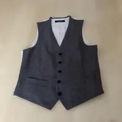 ボタン付きベスト