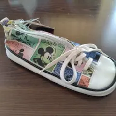 ディズニー ミッキー スニーカー型筆箱