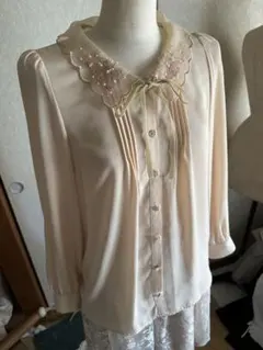 Secret Honey 長袖 ブラウス パール刺繍新品未使用のサムネイル