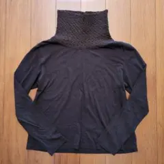 ダークグレー ハイネック長袖Tシャツ