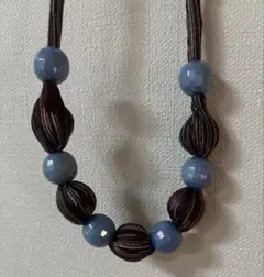 青色ビーズのロングネックレス
