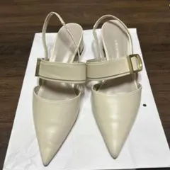 CHARLES & KEITH バックルスリングバックパンプス