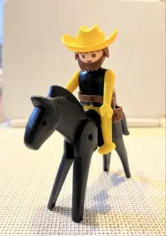 【レトロ】プレイモービル (playmobil) カウボーイ ＆ 馬 セットのサムネイル