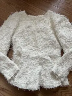ホワイト フェザー長袖トップス M