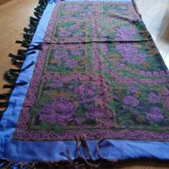 SILK、WOOL光沢があり暖かい、花柄大判ストール 紫・青