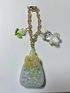 シャカシャカシェイカーキーホルダー♡ 哺乳瓶　花柄　くま　黄色レジンハンドメイド