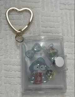 ミニシール帳 完成品 シール おすそ分け ちいかわ　サンリオ キーホルダー