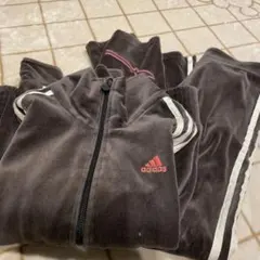 adidas ダークグレー ジャージ　150