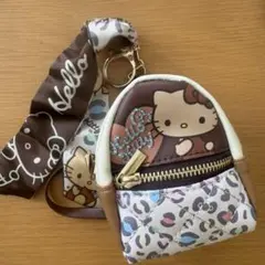 大人気　サンリオ　ハローキティ　スカーフ付きチャームリュック