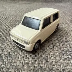 【週末特価！】トミカ スズキ ラパン2009 ベージュ SUZUKI Lapinのサムネイル