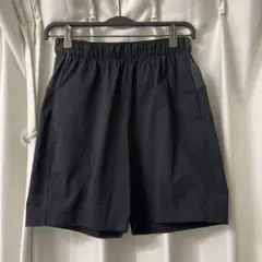 UNIQLO 黒のショートパンツ ウエストゴム付き