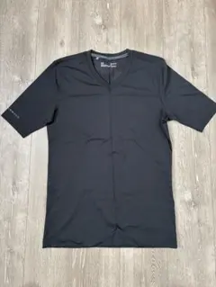 Under Armour HeatGear MD ブラック Tシャツ