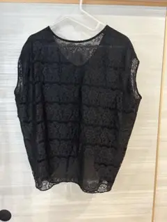 お値下げしました。レース使いのオシャレな黒カットソー