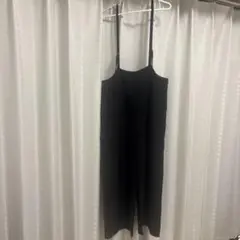 Ray BEAMS黒いストラップ付きサロペット