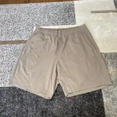 UNIQLO ベージュ ショートパンツ