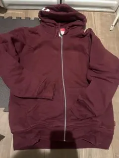 バーガンディ パーカー